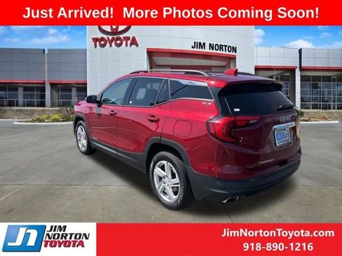 Used 2018 GMC Terrain SLE w/ Driver Convenience Package image 3