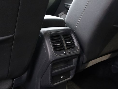 Used 2024 Volkswagen Taos SE image 14