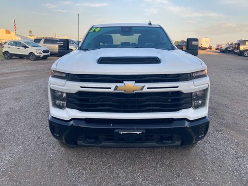 Used 2024 Chevrolet Silverado 2500 Custom w/ Custom Value Package AWD/4WD image 10