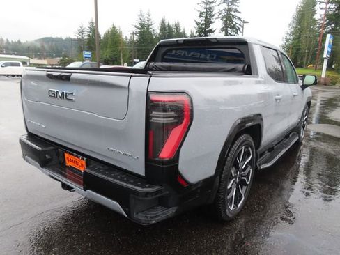 Used 2024 GMC Sierra EV Denali image 9