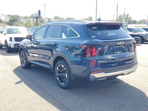 New 2026 Kia Sorento S w/ S Panoramic Sunroof Package image 4