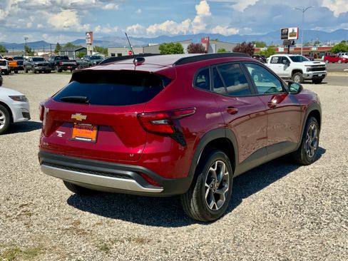 New 2025 Chevrolet Trax LT w/ Driver Confidence Package image 5