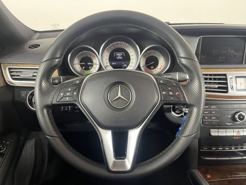 Used 2016 Mercedes-Benz E 350 4MATIC Sedan image 12