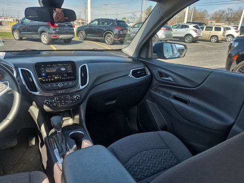 Certified 2024 Chevrolet Equinox LT FWD image 10