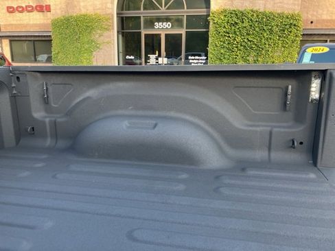 Used 2024 RAM 2500 Big Horn w/ Sport Appearance Package image 18