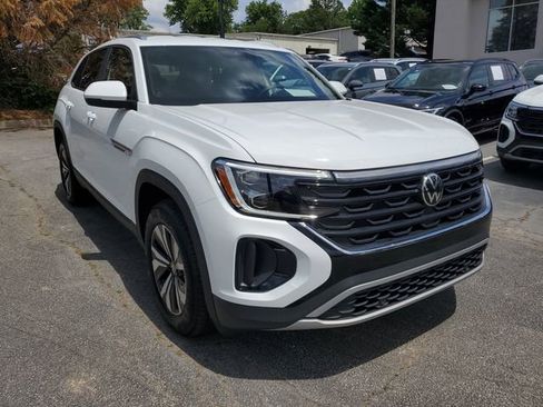 Certified 2025 Volkswagen Atlas Cross Sport SE FWD image 3