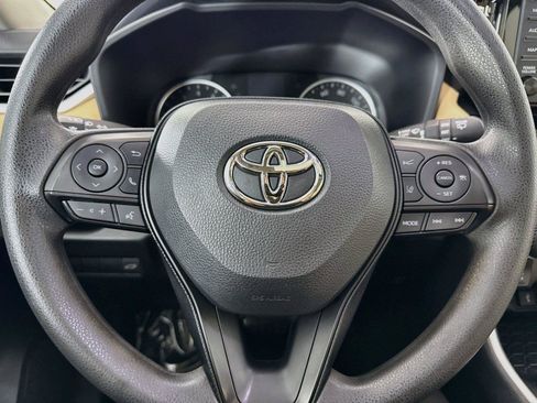 Certified 2022 Toyota RAV4 XLE w/ Convenience Package FWD image 15