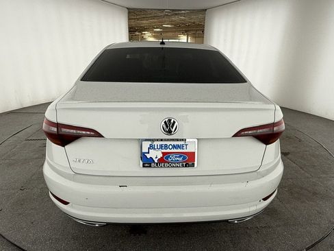 Used 2019 Volkswagen Jetta R-Line FWD image 4