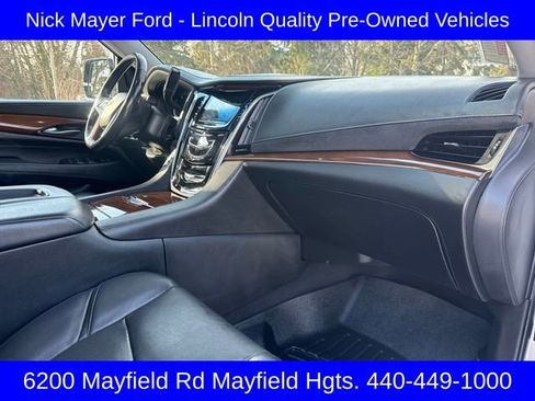 Used 2020 Cadillac Escalade Luxury image 24