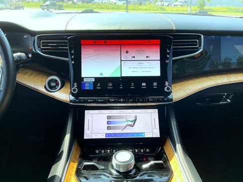 Used 2022 Jeep Grand Wagoneer Series III w/ Flexible Seating Group AWD/4WD image 13