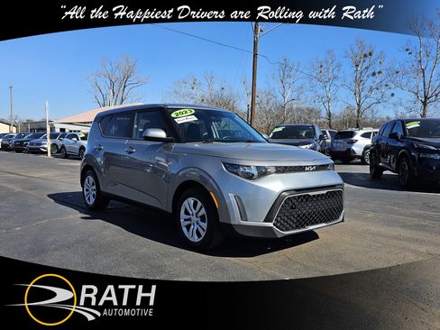 Used 2023 Kia Soul LX image 4