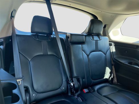 Used 2024 Honda Pilot Touring image 29