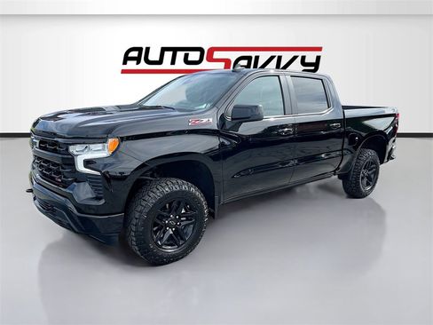 Used 2024 Chevrolet Silverado 1500 LT Trail Boss w/ Convenience Package II image 3