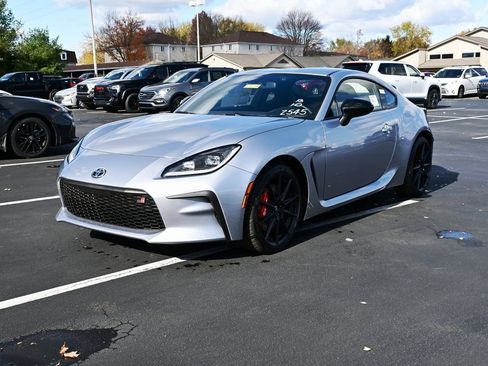 New 2025 Toyota GR86 Premium image 2