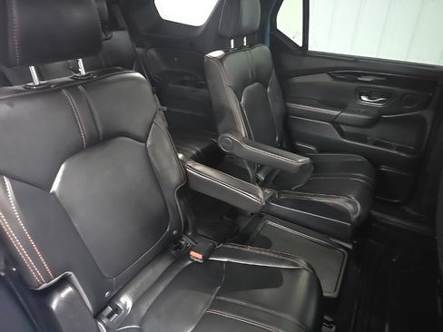 Used 2024 Honda Pilot TrailSport image 17