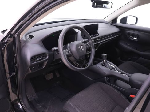 Certified 2023 Honda HR-V LX image 3