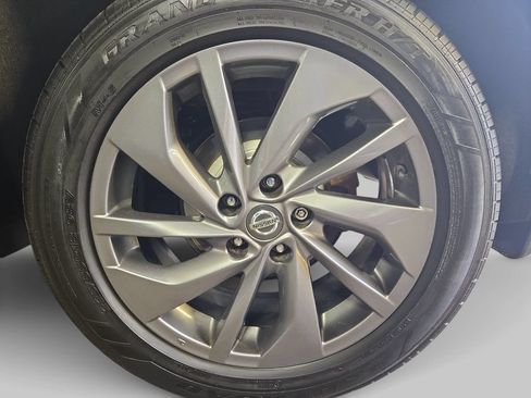 Used 2016 Nissan Rogue SL AWD/4WD image 38