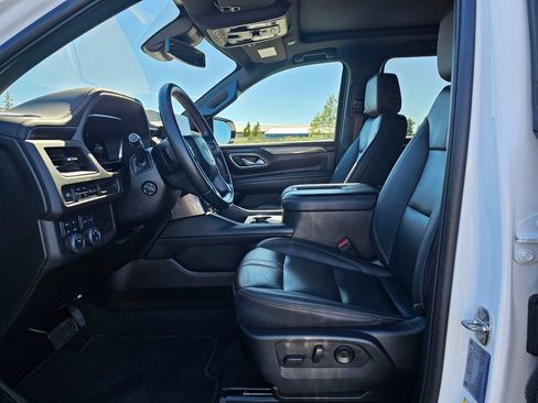 Used 2024 Chevrolet Suburban RST w/ Luxury Package AWD/4WD image 24