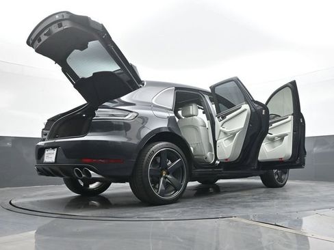 Certified 2021 Porsche Macan Turbo AWD/4WD image 26
