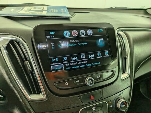 Used 2017 Chevrolet Malibu LT w/ Leather Package image 24