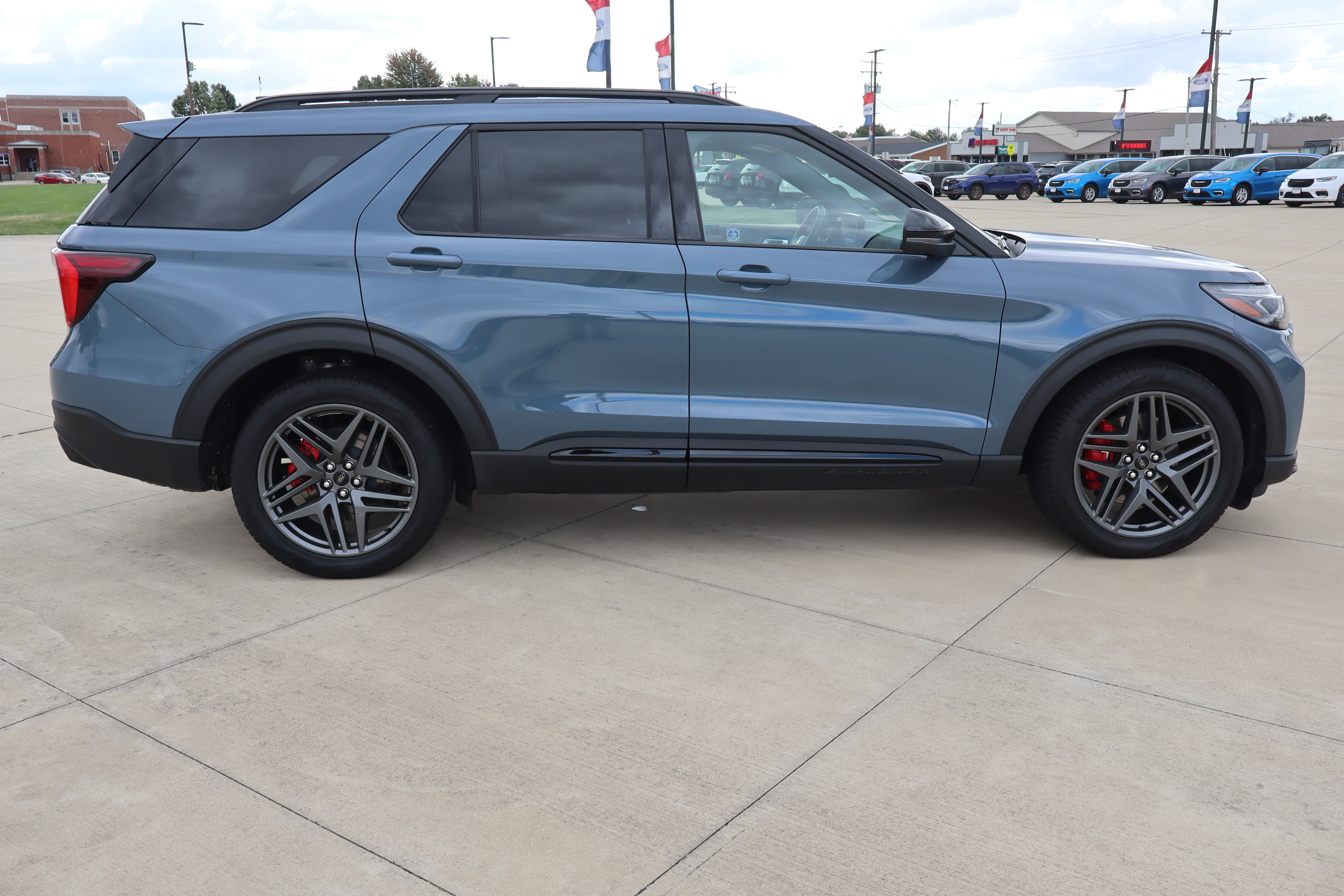 Used 2026 Ford Explorer ST w/ Sun And Sound Package AWD/4WD image 4