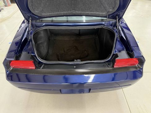 Used 2013 Dodge Challenger SXT Plus RWD image 9