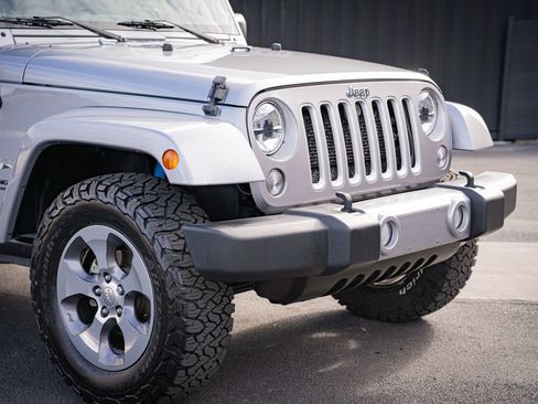 Used 2016 Jeep Wrangler Unlimited Sahara w/ Connectivity Group image 3