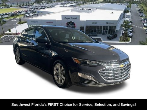 Used 2025 Chevrolet Malibu LT image 2