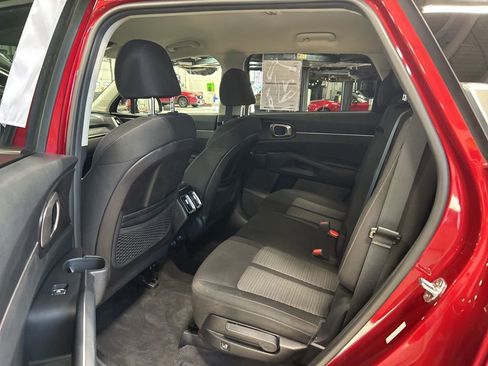 Used 2022 Kia Sorento LX image 23