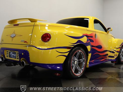 Used 2005 Chevrolet SSR w/ Preferred Equipment Group image 25