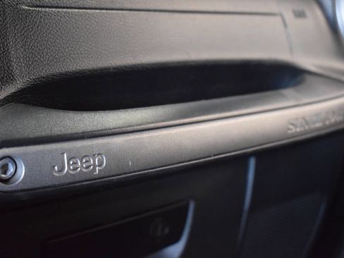 Used 2018 Jeep Wrangler Unlimited Sport S image 76