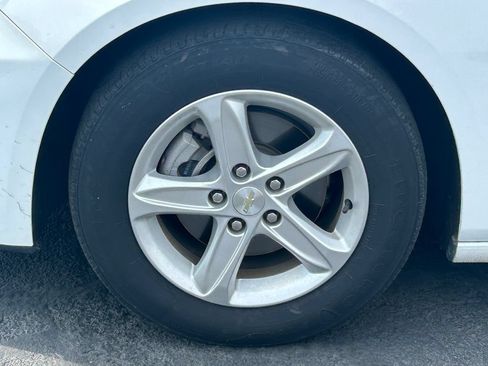 Used 2020 Chevrolet Malibu LS FWD image 11