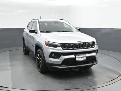New 2026 Jeep Compass Latitude image 22