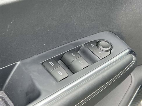 Used 2026 GMC Acadia Elevation w/ Elevation Premium Package AWD/4WD image 18