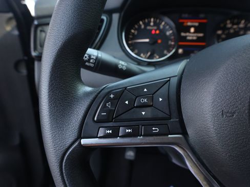 Used 2019 Nissan Rogue Sport SV AWD/4WD image 19
