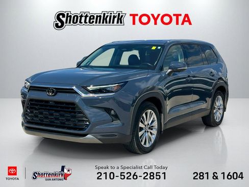 Certified 2024 Toyota Grand Highlander AWD image 1
