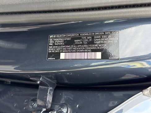 Used 2025 Volvo XC90 B6 Plus image 37