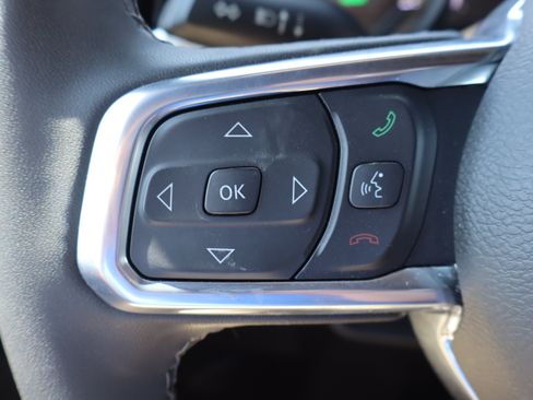 Used 2025 Jeep Wrangler Unlimited Sahara w/ Safety Group AWD/4WD image 15