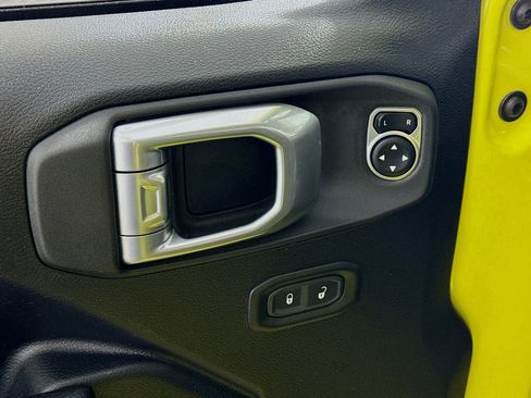 Used 2023 Jeep Wrangler Unlimited Sport image 19