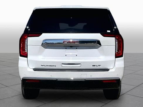 Used 2024 GMC Yukon SLT w/ SLT Luxury Package AWD/4WD image 5