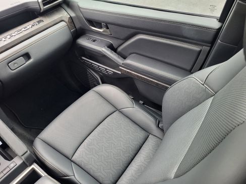 Used 2024 Toyota Tacoma Limited w/ Limited Package (LT) image 16