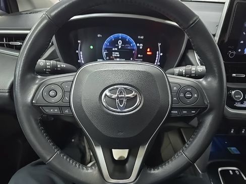 Used 2023 Toyota Corolla Cross XLE w/ Convenience Package AWD/4WD image 19