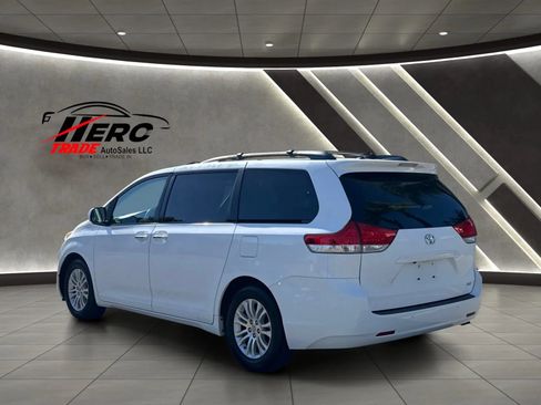 Used 2011 Toyota Sienna XLE w/ XLE Navigation Pkg FWD image 55