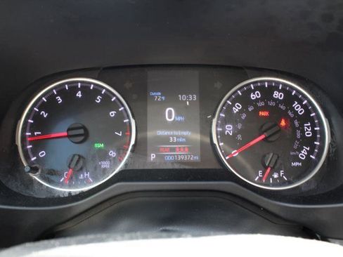 Used 2020 Toyota RAV4 XLE w/ Convenience Package FWD image 22
