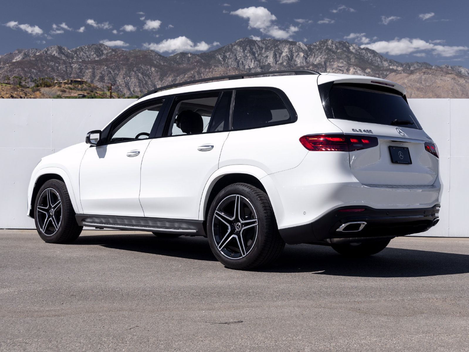 Certified 2026 Mercedes-Benz GLS 450 4MATIC image 4