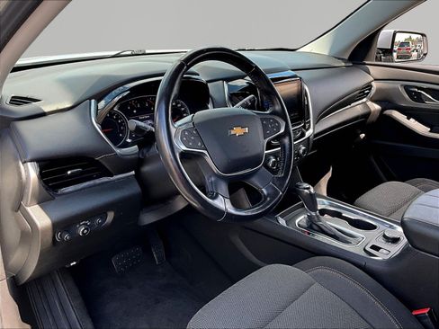 Used 2020 Chevrolet Traverse LT FWD image 17