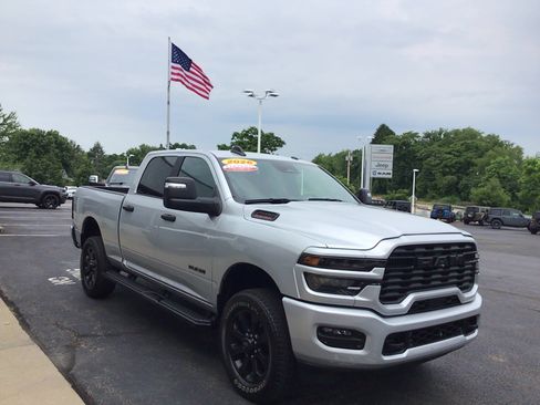 Certified 2026 RAM 2500 Big Horn AWD/4WD image 3