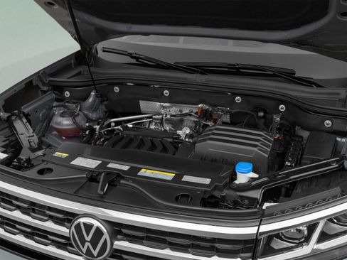 Used 2021 Volkswagen Atlas Cross Sport SE w/ Panoramic Sunroof Package FWD image 15