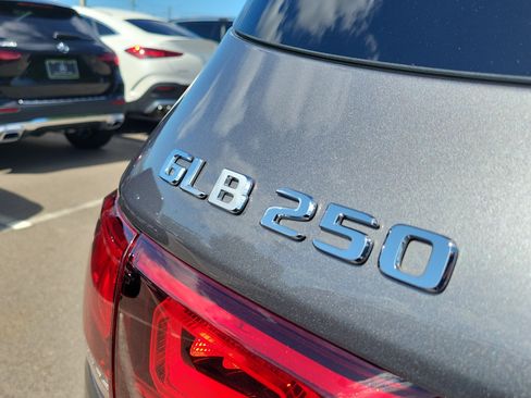 Used 2021 Mercedes-Benz GLB 250 image 6