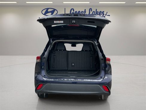 Used 2020 Toyota Highlander XLE image 10